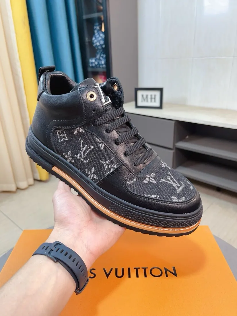 Ex-factory price 420🌹🌹[LV] The latest masterpiece of high-top men's shoes: the upper is made of Italian imported first-layer cowhide with special materials➕full genuine leather lining🔥, making walking more convenient and comfortable! Exclusive new style, stunning work [color]! Create a fashionable personality to set off your uniqueness! A must-have for trendy men! Classic🔥Number: 38-44